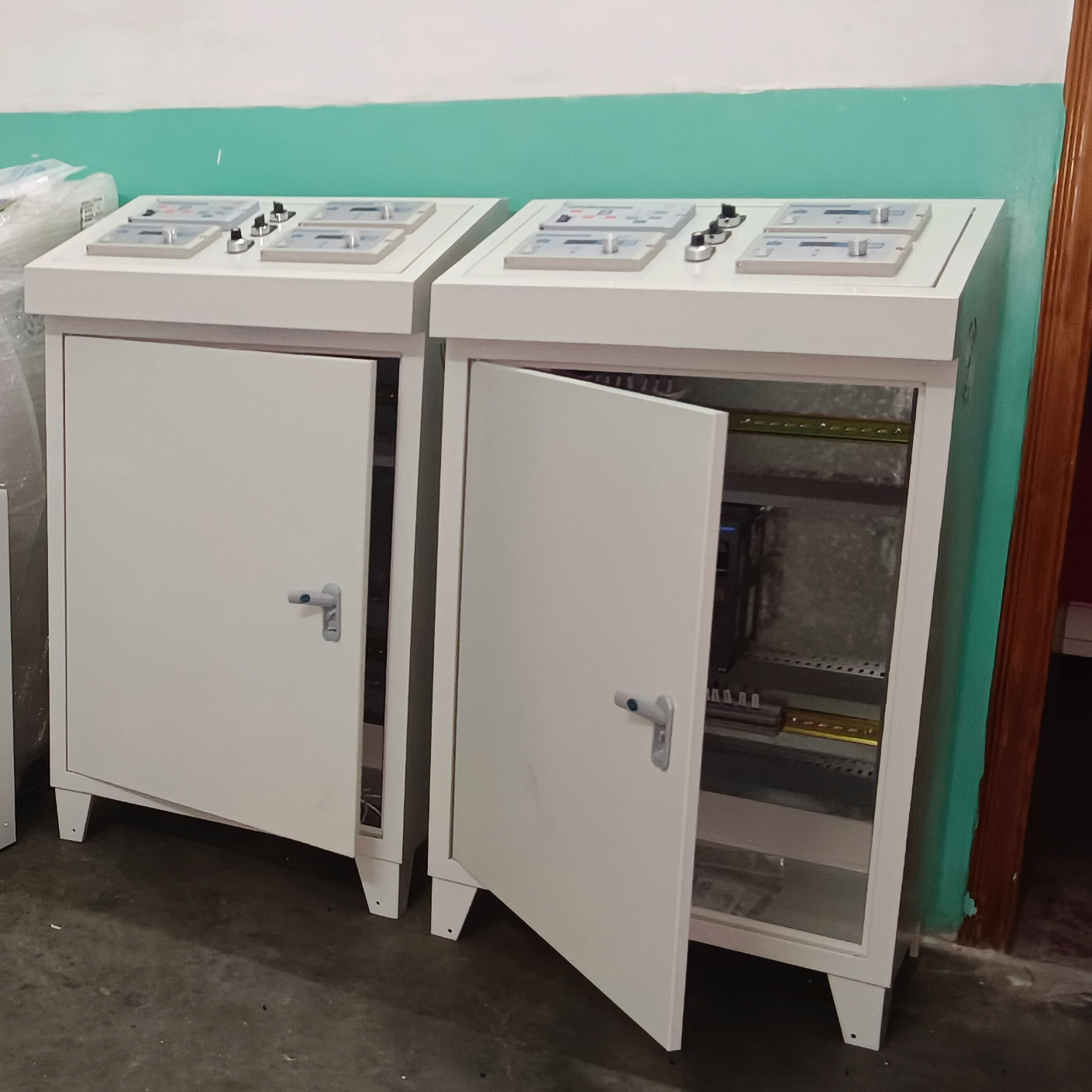 산업 자동화에 적합한 PLC 제어 캐비닛 인클로저를 선택하는 최고의 가이드입니다